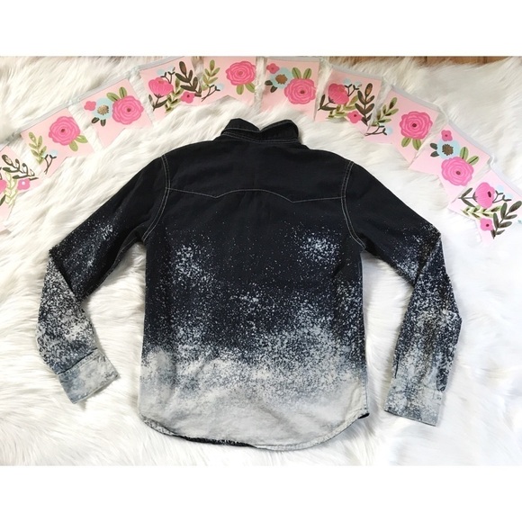 NWT LF Millau Galaxy Bleach cause Chambray Blouse - Picture 4 of 8